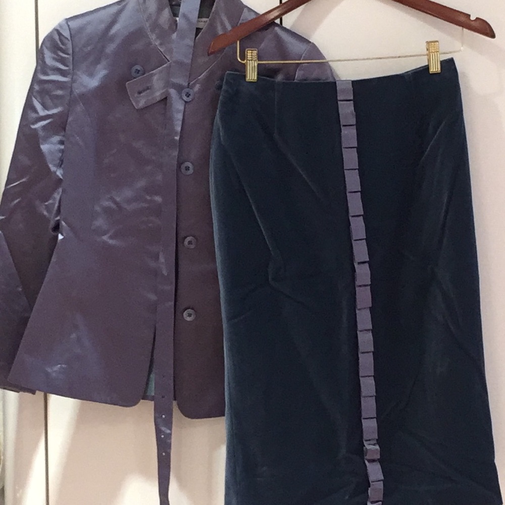 CAROLINA HERRERA SKIRT SUIT